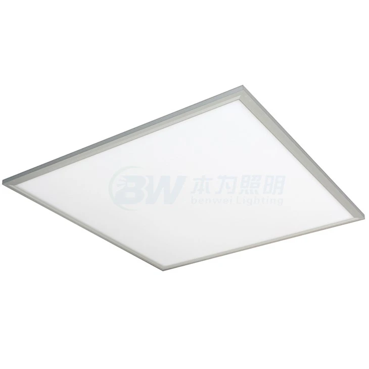 Lampy sufitowe w klasie